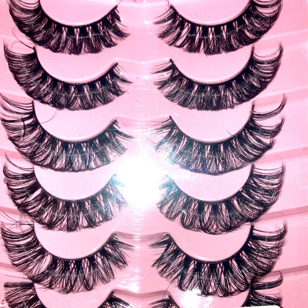 Eyelashes good